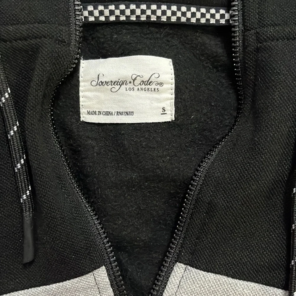 Sovereign Code Hoodie - Picture 3 of 11